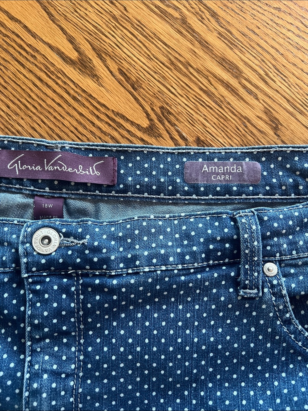 Gloria Vanderbilt Amanda Polka Dot Capri Jeans - Navy with White Dots